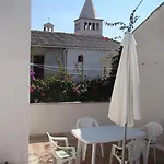 Ticic Apartman Povljana