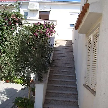 Apartment Ticic *