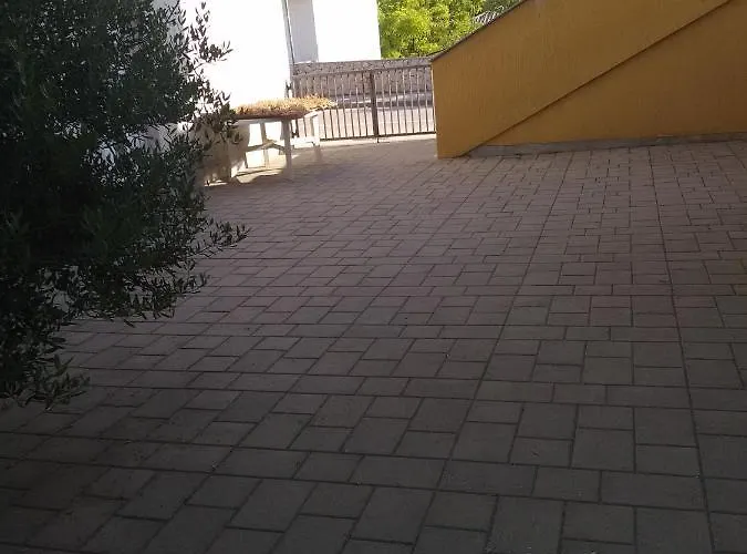 Ticic Apartman Povljana